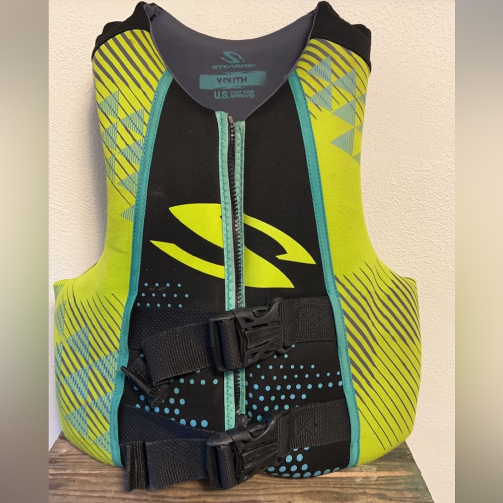 Stearns Life Jacket - Youth (50-90 lbs) Chest 26-29 inches